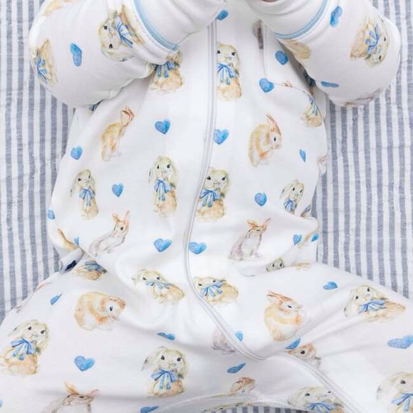 PAPER CAPE Classic Pajama Footie, Bunny & Heart Print | Size 0-3M 🐇💙 - Picture 8 of 9